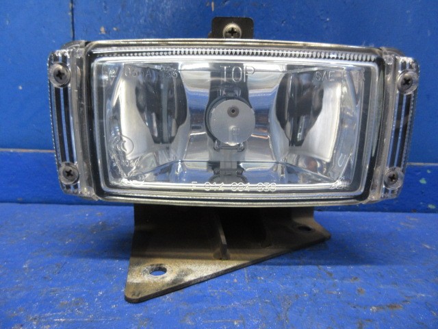 【中古】中古部品 日野バス KV234N2 左ﾌｫｸﾞﾗﾝﾌﾟ 【3310270100-000014606110950】