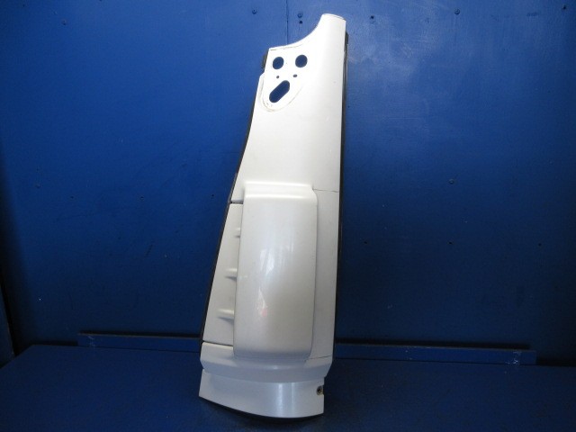 【中古】中古部品 いすゞ大型車 CYJ77A 左ﾌﾛﾝﾄｺｰﾅｰﾊﾟﾈﾙ 【3310270100-000014878711400】