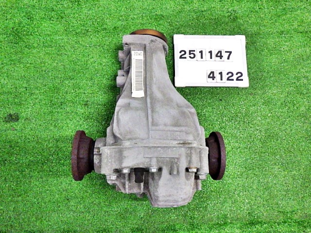 【中古】中古部品 アウディ A4 8KCDNF ﾘｱﾘｼﾞｯﾄﾃﾞﾌ 【3330890100-000025114741220】