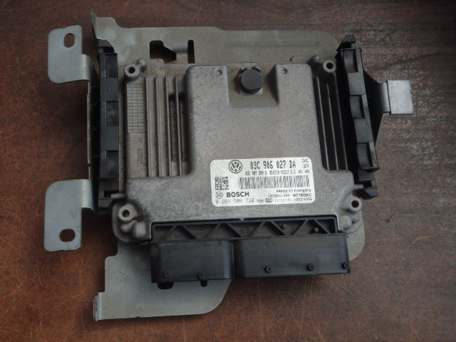 【中古】中古部品 VW ゴルフトゥーラン 1TCAV ｴﾝｼﾞﾝｺﾝﾋﾟｭｰﾀｰ 【3331010800-000023378063100】 11,009円