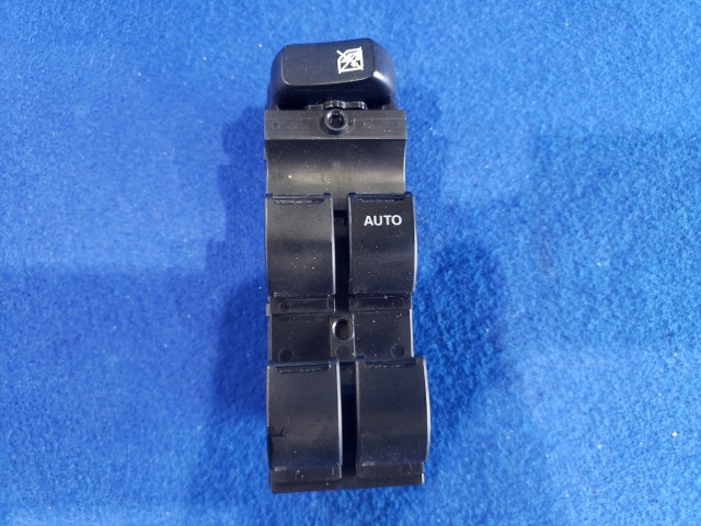 【中古】中古部品 パレット MK21S ﾊﾟﾜｰｳｲﾝﾄﾞｳｽｲｯﾁ 【3310590000-202507050661900】