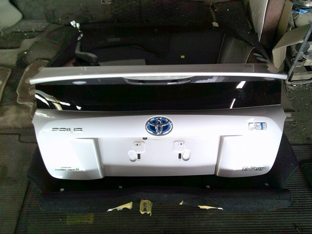 【中古】中古部品 プリウス ZVW55 ﾊﾞｯｸﾄﾞｱ 【3330220100-250718000115800】