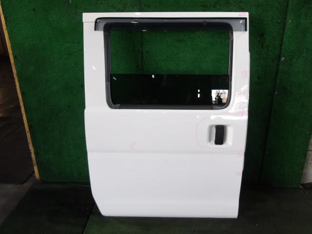 【中古】中古部品 ハイゼット S321V 右ﾘｱﾄﾞｱ 【3340220100-000226051213300】