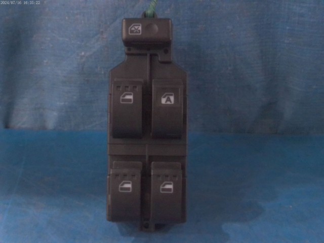 【中古】中古部品 ミラジーノ L650S ﾊﾟﾜｰｳｲﾝﾄﾞｳｽｲｯﾁ 【3310160100-000004458561900】 4,598円