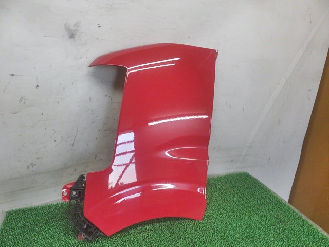 【中古】中古部品 エブリィ DA17V 左ﾌﾛﾝﾄﾌｪﾝﾀﾞｰ 【3330380100-000037018210700】 15,400円