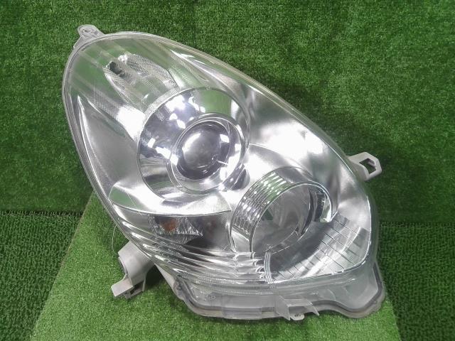 【中古】中古部品 パッソ KGC30 右ﾍｯﾄﾞﾗﾝﾌﾟ 【3330900100-000025095510800】