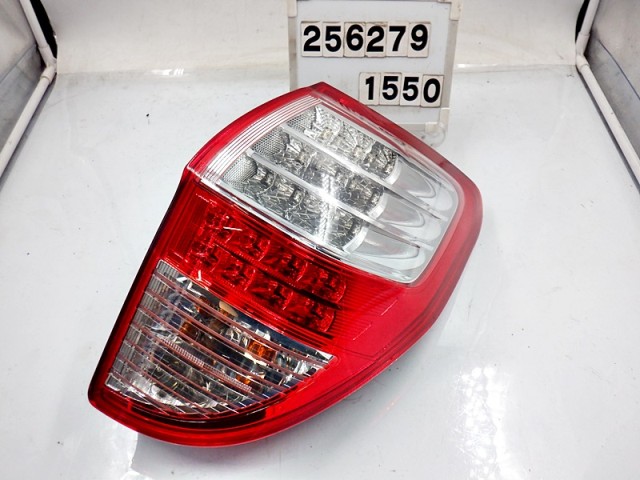 【中古】中古部品 ヴァンガード ACA33W 右ﾃｰﾙﾗﾝﾌﾟ 【3330890100-000025627915500】
