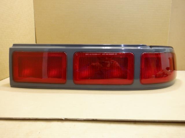 【中古】中古部品 シボレー FUMEI 右ﾃｰﾙﾗﾝﾌﾟ 【3310250100-001689978515500】 21,226円
