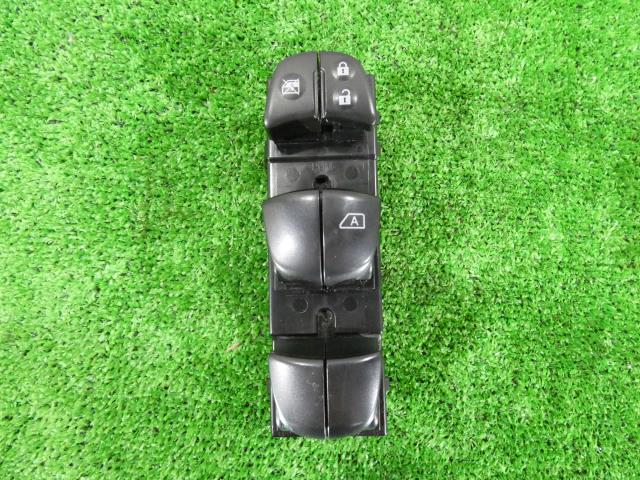 【中古】中古部品 ジューク YF15 ﾊﾟﾜｰｳｲﾝﾄﾞｳｽｲｯﾁ 【3260250000-000025108061900】