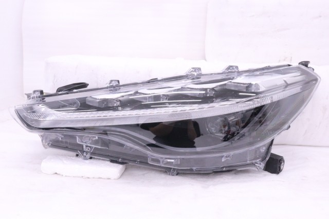 【中古】中古部品 カローラクロス ZSG10 左ﾍｯﾄﾞﾗﾝﾌﾟ 【3260520000-250724501810900】