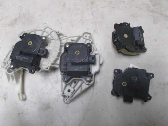 【中古】中古部品 ヴェルファイア ANH20W その他 モーター 【3310190100-000255005669400】