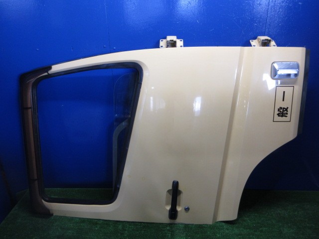 【中古】中古部品 ふそうトラクター FP54VER 右ﾌﾛﾝﾄﾄﾞｱ 【3310270100-000014904513100】