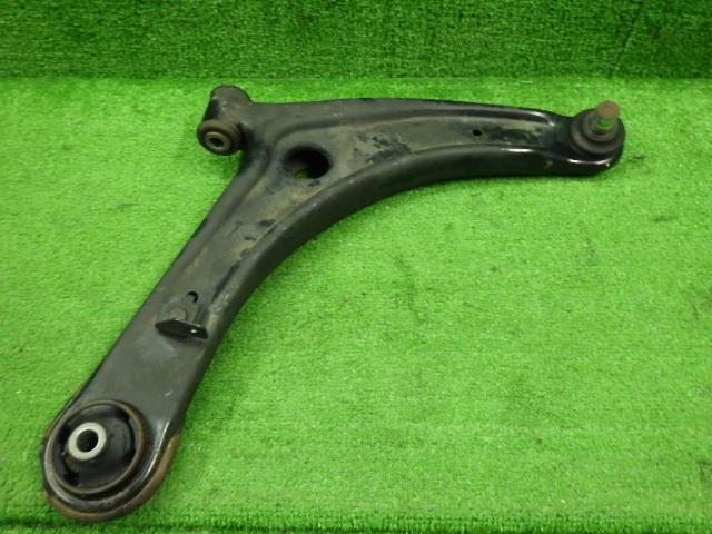 【中古】中古部品 アウトランダー GG2W 右ﾌﾛﾝﾄﾛｱｱｰﾑ 【3330250100-000000908251720】