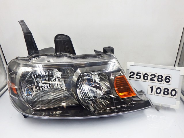 【中古】中古部品 ステップワゴン RF5 右ﾍｯﾄﾞﾗﾝﾌﾟ 【3330890100-000025628610800】