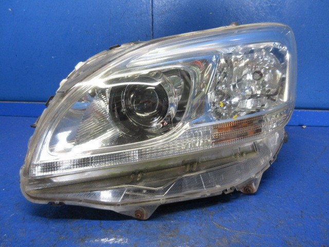 【中古】中古部品 マークＸジオ ANA10 左ﾍｯﾄﾞﾗﾝﾌﾟ 【3310270100-000014885310900】