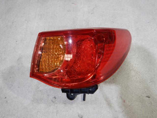 【中古】中古部品 マークX GRX130 右テールランプ 【3330810100-250724000415500】