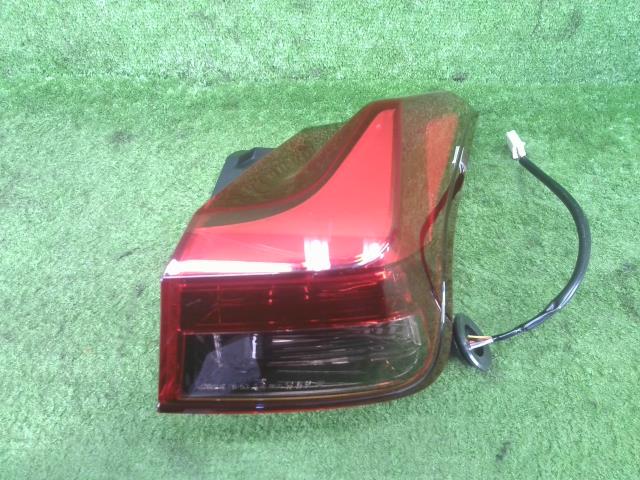 【中古】中古部品 レクサス UX MZAH15 右ﾃｰﾙﾗﾝﾌﾟ 【3330990100-250704000115500】 16,036円