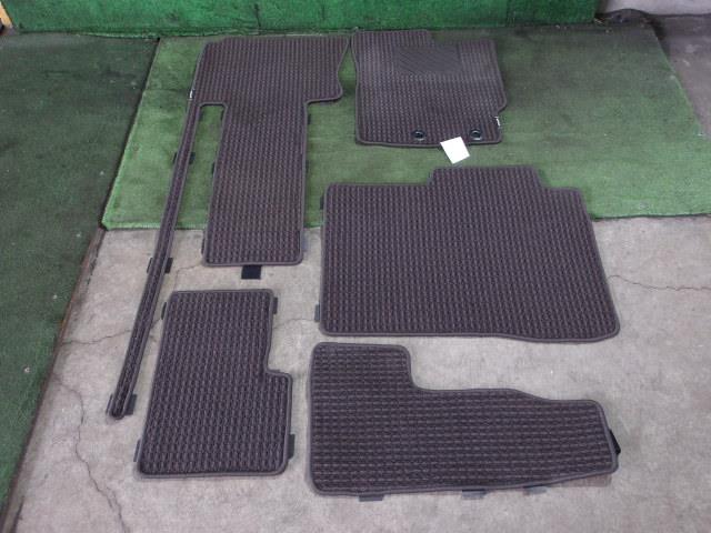 【中古】中古部品 スペイド NSP140 ﾌﾛｱﾏｯﾄ 【3340220100-000226055077450】