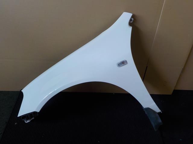 【中古】中古部品 インテグラ DC5 左ﾌﾛﾝﾄﾌｪﾝﾀﾞｰ 【3260200000-250724000210700】