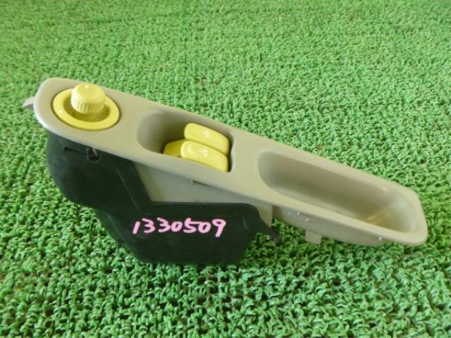 【中古】中古部品 ルノー トゥインゴ 06D7F ﾊﾟﾜｰｳｲﾝﾄﾞｳｽｲｯﾁ 【3310250100-001052712561900】