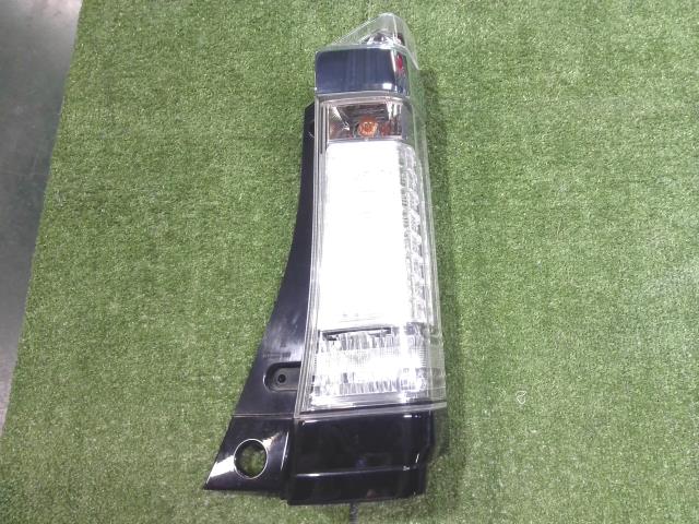 【中古】中古部品 Ｎ－ＢＯＸ JF1 右ﾃｰﾙﾗﾝﾌﾟ 【3260460000-250728000515500】