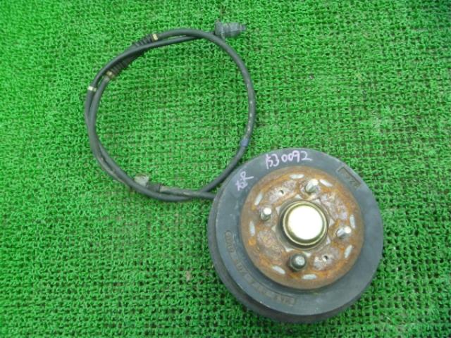 【中古】中古部品 リベロ CB2V 右ﾘｱﾅｯｸﾙﾊﾌﾞ 【3310250100-001161012644410】