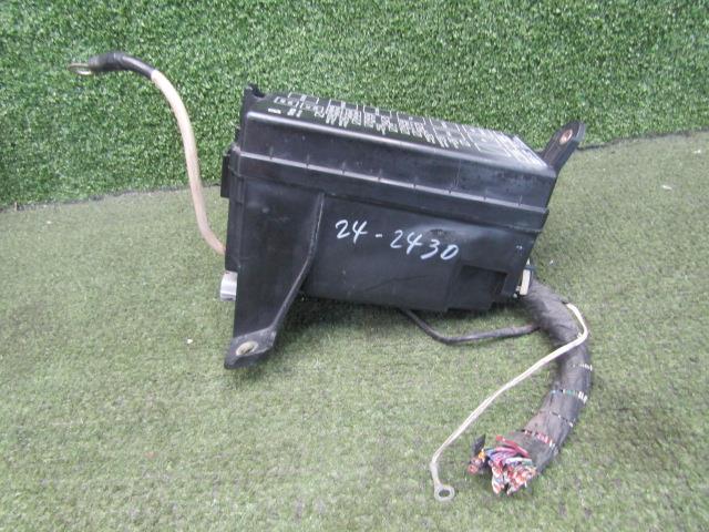 【中古】中古部品 ハイラックスサーフ RZN185W ﾋｭｰｽﾞﾎﾞｯｸｽ 【3330200100-242430000067801】
