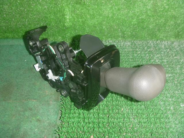【中古】中古部品 Ｎ－ＢＯＸ JF4 ｼﾌﾄﾚﾊﾞｰ 【3330370100-000253013437850】 7,213円