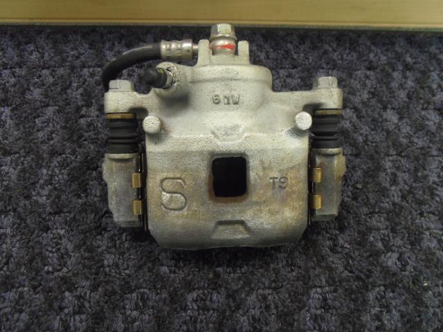 【中古】中古部品 エブリィ DA17V 左ﾌﾛﾝﾄｷｬﾘﾊﾟｰ 【3330440100-250730000244360】
