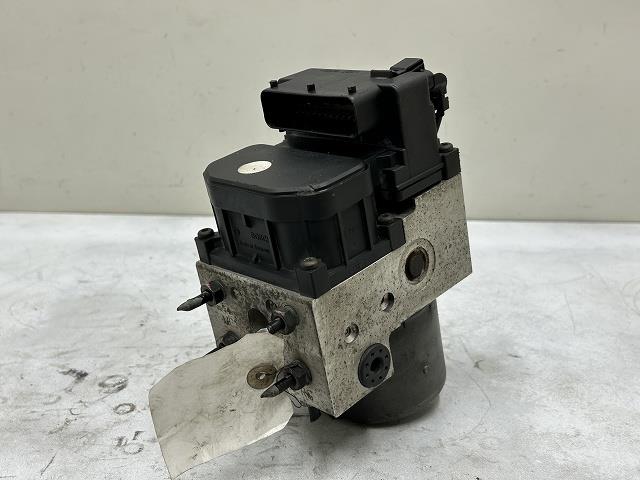 【中古】中古部品 プジョー 306 N5XT ABSｱｸﾁｭｴｰﾀｰ 【3310070100-000710396442500】