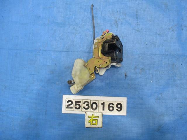 【中古】中古部品 ラシーン RFNB14 右フロントドアロックソレノイド 【3310040100-000253016964550】|e-cleマート