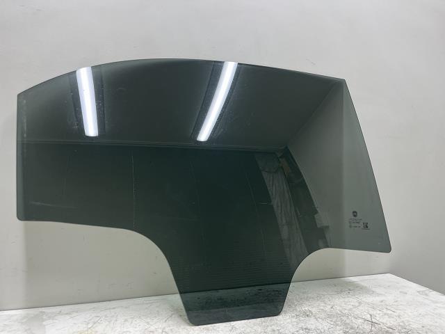 【中古】中古部品 フィアット 500 33413 左ﾘｱﾄﾞｱｶﾞﾗｽ 【3310070100-0000Y0766913430】 18,929円