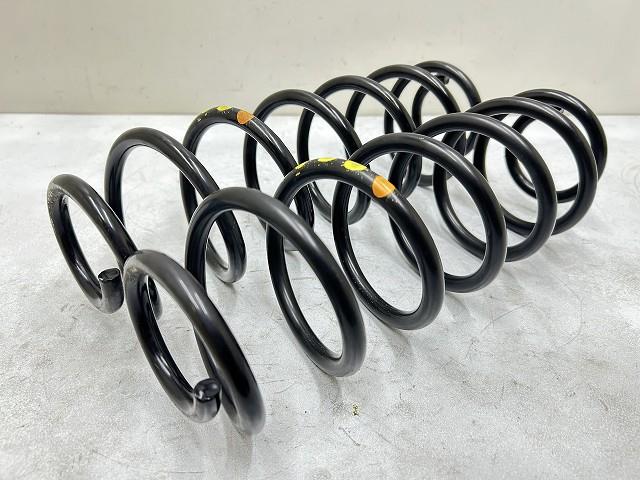 【中古】中古部品 VW ポロ 6RCJZ ﾘｱｽﾌﾟﾘﾝｸﾞｾｯﾄ 【3310070100-000090754451400】