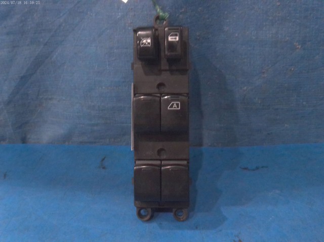 【中古】中古部品 キューブ BZ11 ﾊﾟﾜｰｳｲﾝﾄﾞｳｽｲｯﾁ 【3310160100-000004459961900】 6,437円