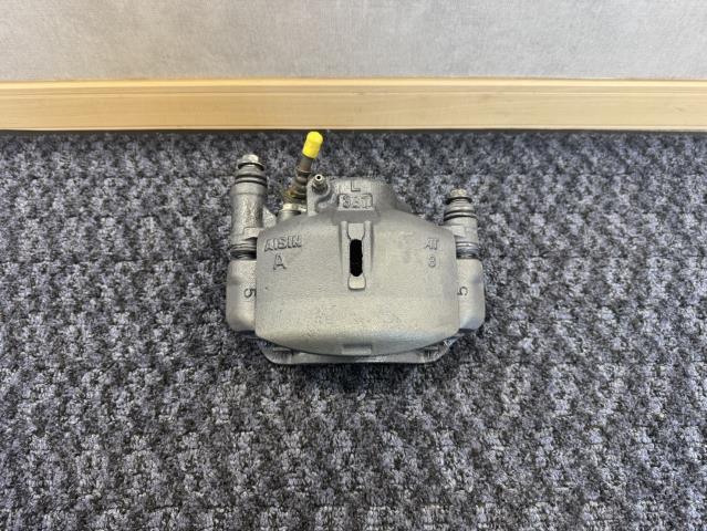 【中古】中古部品 ハイラックス LN85 左ﾌﾛﾝﾄｷｬﾘﾊﾟｰ 【3330440100-241119000144360】