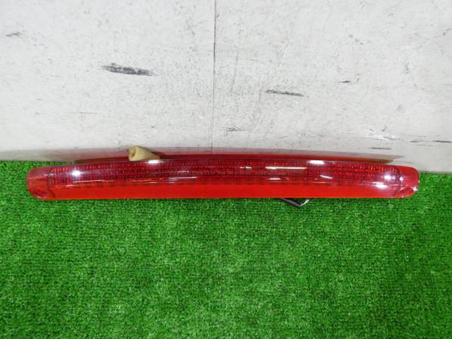 【中古】中古部品 YRV M201G ハイマウントストップランプ 【3260250000-000025111715830】