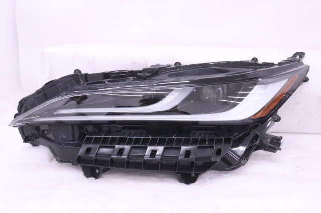 【中古】中古部品 ハリアー MXUA80 左ﾍｯﾄﾞﾗﾝﾌﾟ 【3260520000-250804500110900】