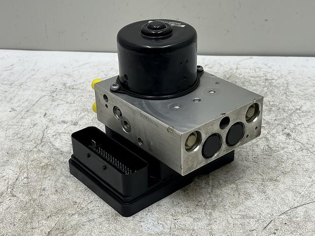 【中古】中古部品 ボルボ 70シリーズ SB5254AW ABSｱｸﾁｭｴｰﾀｰ 【3310070100-0000Y0760842500】