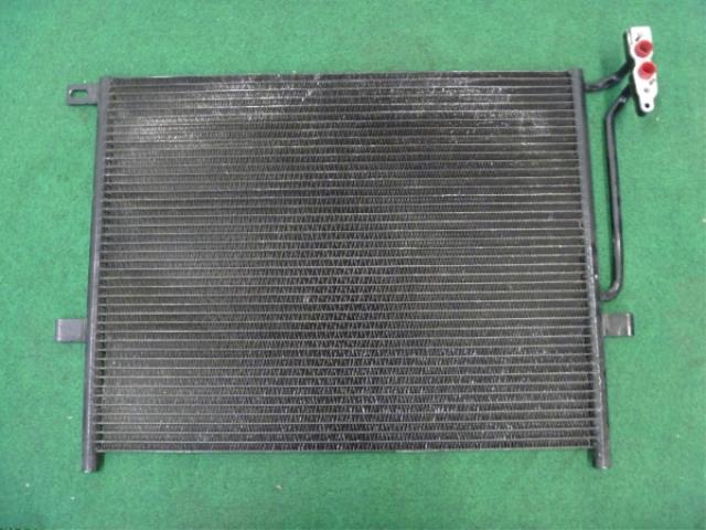 【中古】中古部品 BMW 3シリーズ AY20 ｺﾝﾃﾞﾝｻｰ 【3310250100-001190448660600】