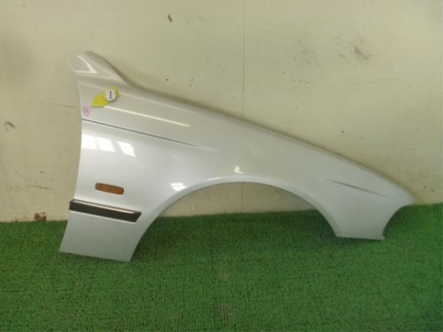 【中古】中古部品 BMW 5シリーズ DM25 右ﾌﾛﾝﾄﾌｪﾝﾀﾞｰ 【3310250100-001084500910600】