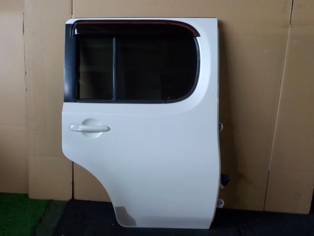 【中古】中古部品 キューブ Z12 右ﾘｱﾄﾞｱ 【3260200000-250801000113300】
