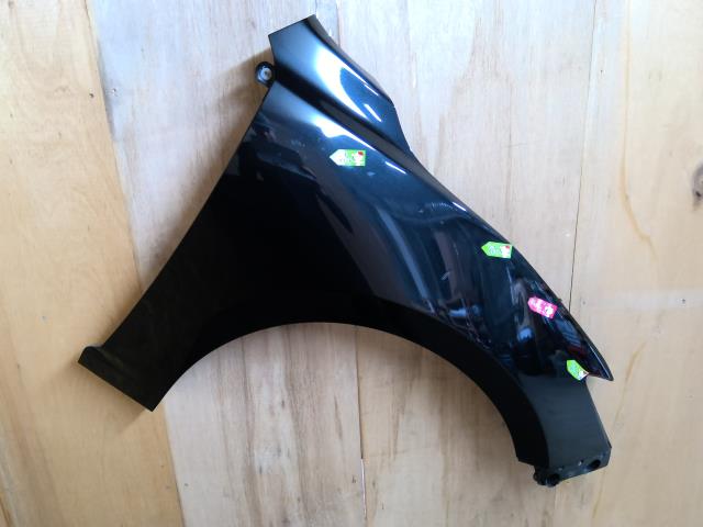 【中古】中古部品 アクセラ BM5FS 右フロントフェンダー 【3310550000-250710002210600】