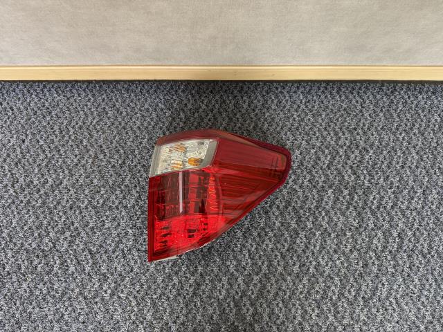 【中古】中古部品 アルファード ANH20W 右ﾃｰﾙﾗﾝﾌﾟ 【3330440100-250324000115500】