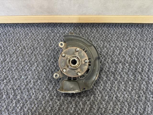 【中古】中古部品 アルファード ANH20W 左ﾌﾛﾝﾄﾅｯｸﾙﾊﾌﾞ 【3330440100-250324000144340】