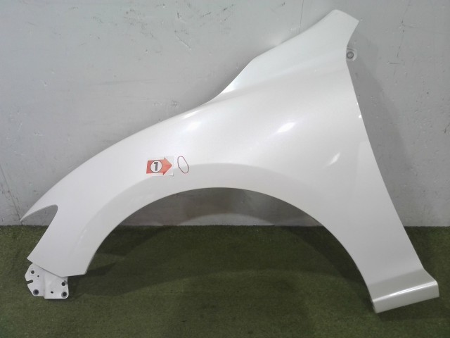 【中古】中古部品 アテンザ GJ2FW 左フロントフェンダー 【3310090100-202507101710700】