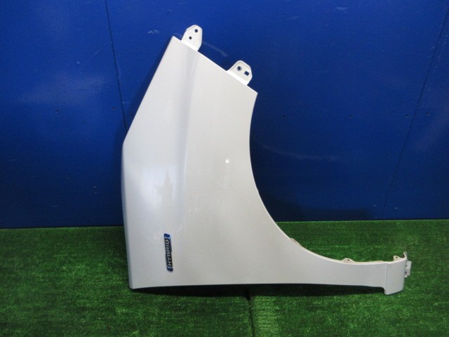 【中古】中古部品 デリカＤ2 MB46S 右ﾌﾛﾝﾄﾌｪﾝﾀﾞｰ 【3310270100-000014922610600】