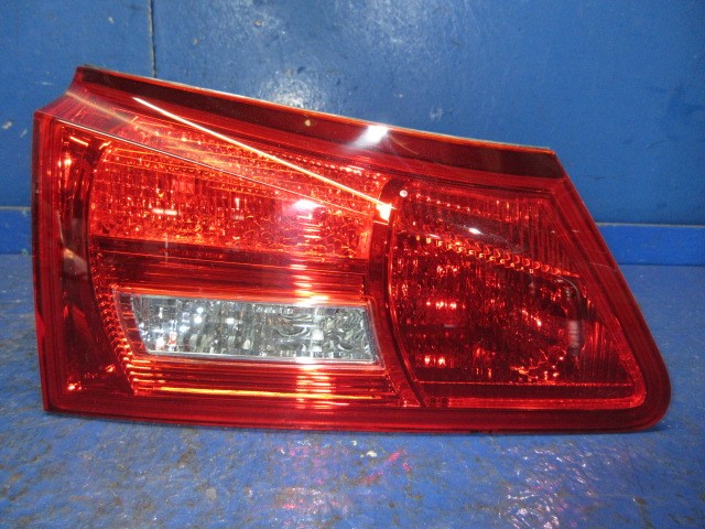 【中古】中古部品 レクサス IS GSE21 左ﾌｨﾆｯｼｬｰﾊﾟﾈﾙ 【3310270100-000014923015220】