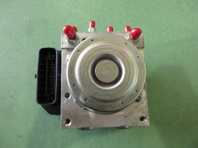 【中古】中古部品 ソリオ MA36S ABSアクチュエーター 【3310590000-202508013542500】