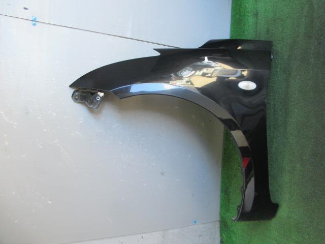 【中古】中古部品 スイフト ZC72S 左ﾌﾛﾝﾄﾌｪﾝﾀﾞｰ 【3330560100-250807000310700】