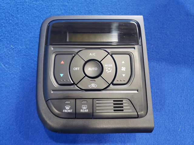 【中古】中古部品 スペーシア MK94S A/Cｽｲｯﾁﾊﾟﾈﾙ 【3310590000-202412029060900】